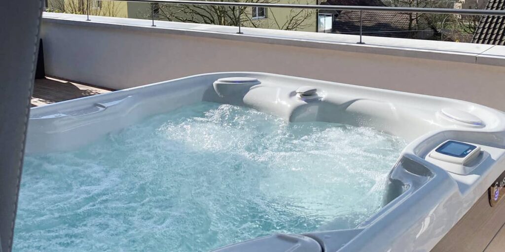 Whirlpool auf Balkon oder Terrasse